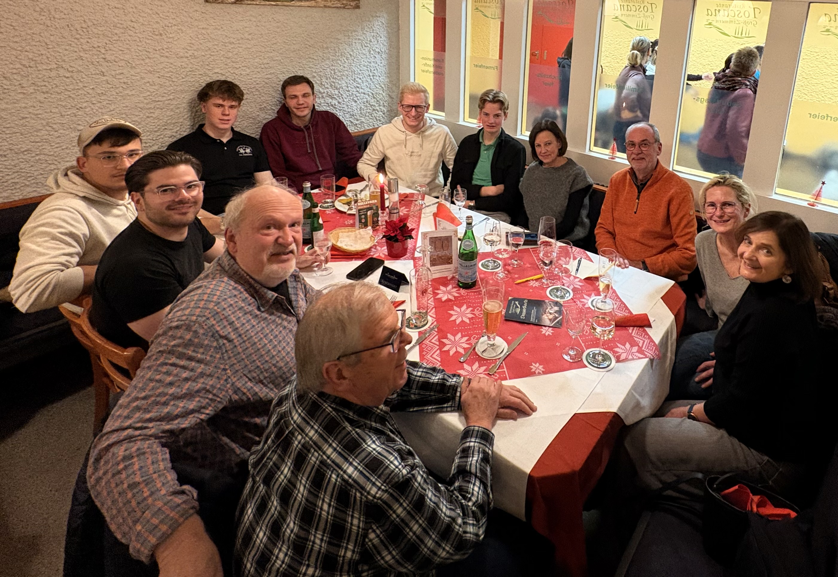 JuLis Darmstadt-Dieburg zusammen mit Vertretern des OV Zimmern-Roßdorf.