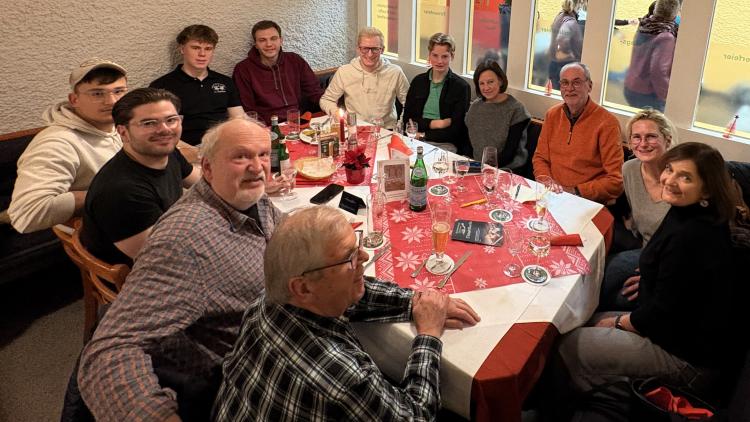 JuLis Darmstadt-Dieburg zusammen mit Vertretern des OV Zimmern-Roßdorf.